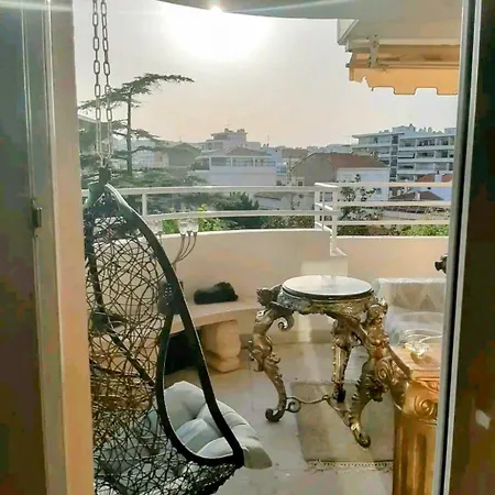 Two Terrace Apartment *