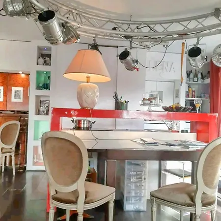 Two Terrace Apartment *