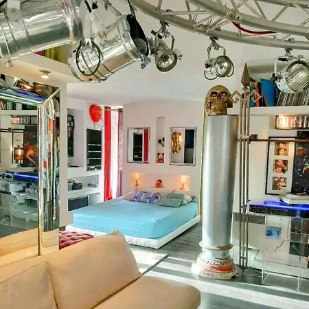 Two Terrace Apartment *